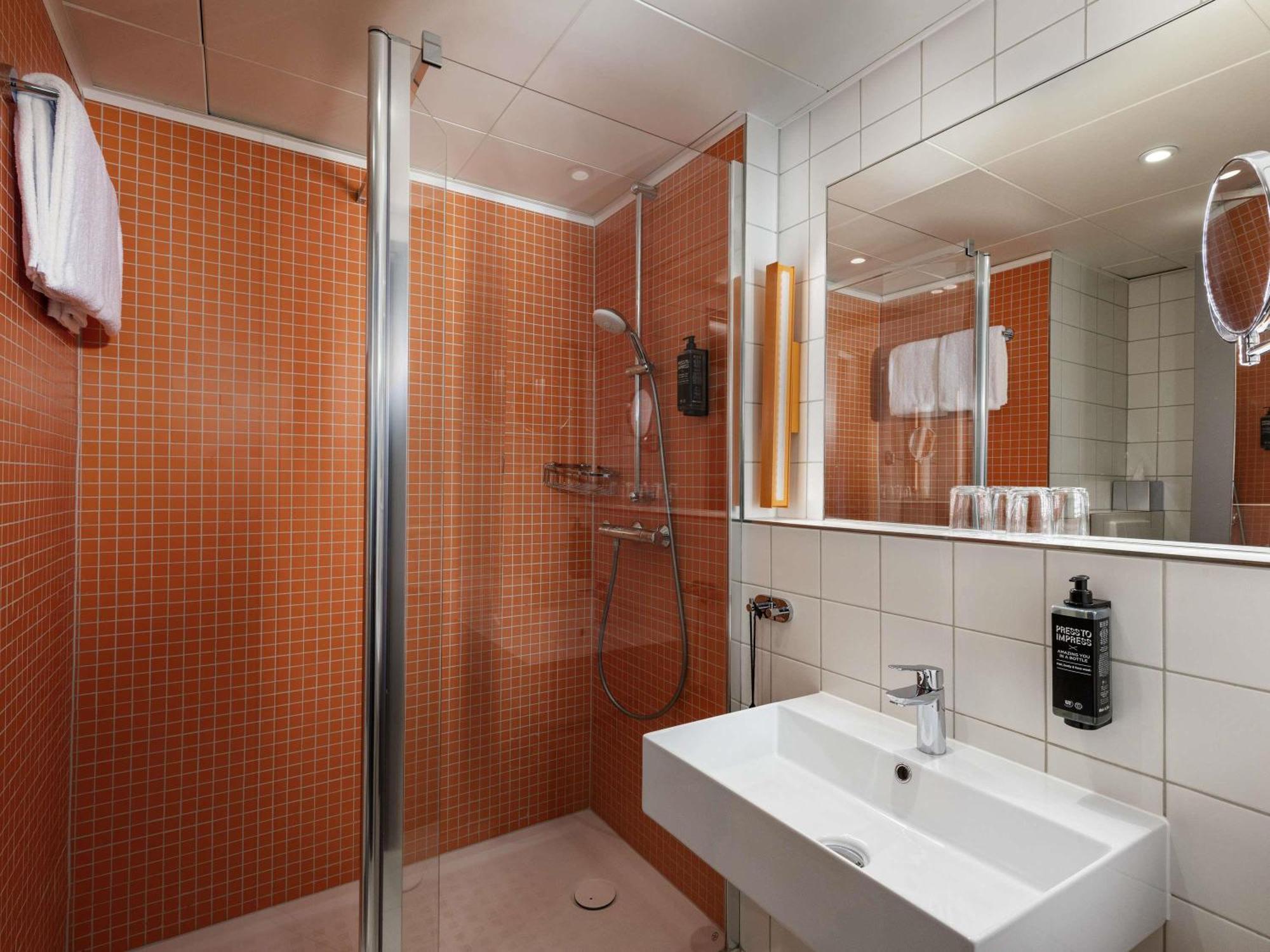 Superior Twin Room Kitchenette